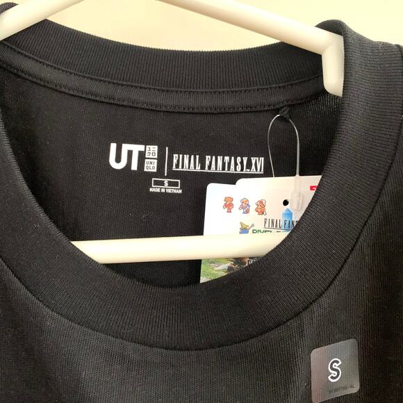 Uniqlo x Final Fantasy 16 FFXVI Graphic Moon T-shirt in Black - Picture 8 of 10